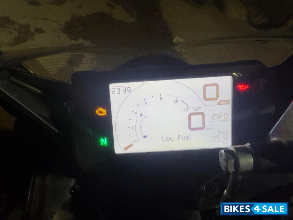 Ebony Black (met) KTM RC 200