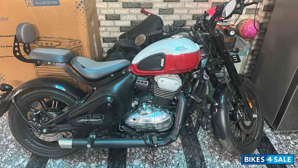 Jawa 42 Dual Tone