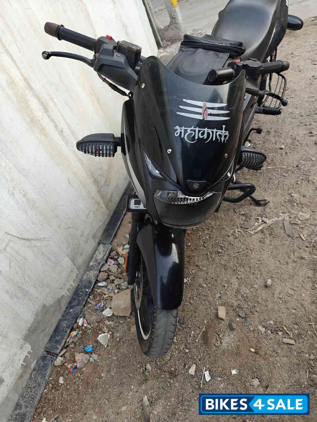 Bajaj Pulsar 125 Neon Disc Single Seat