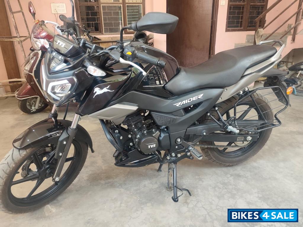 TVS Raider Single Seat