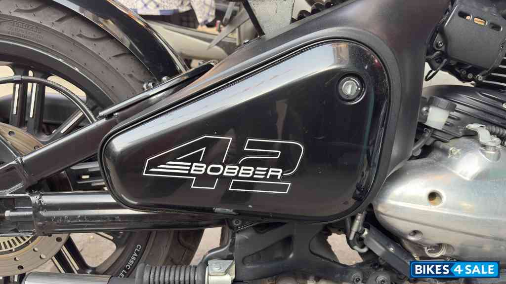 Jasper Red Jawa 42 Bobber Dual Channel ABS