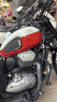 Jasper Red Jawa 42 Bobber Dual Channel ABS