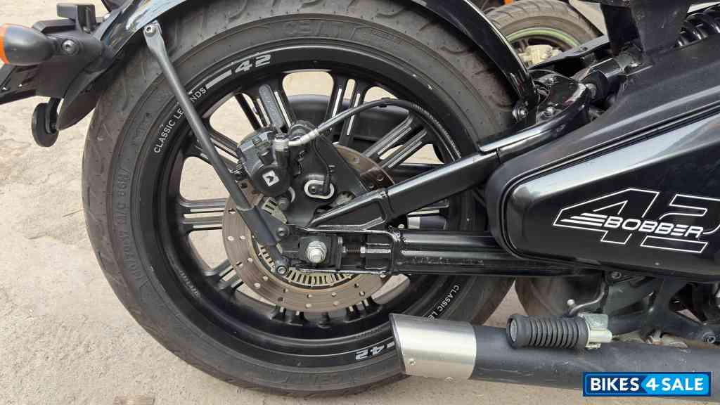 Jasper Red Jawa 42 Bobber Dual Channel ABS