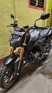 Black Hero Xtreme 160R 2024 Edition