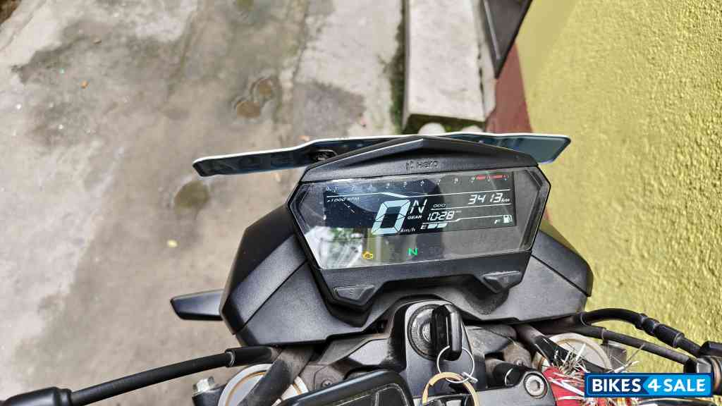 Black Hero Xtreme 160R 2024 Edition