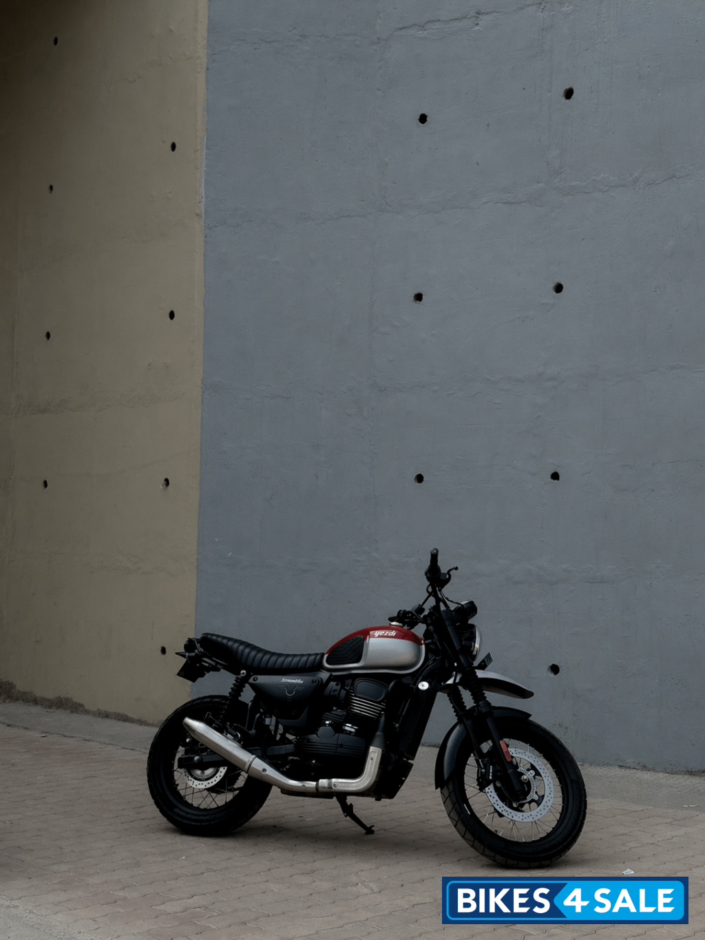 Dual Red And White Yezdi Scrambler Dual Tone