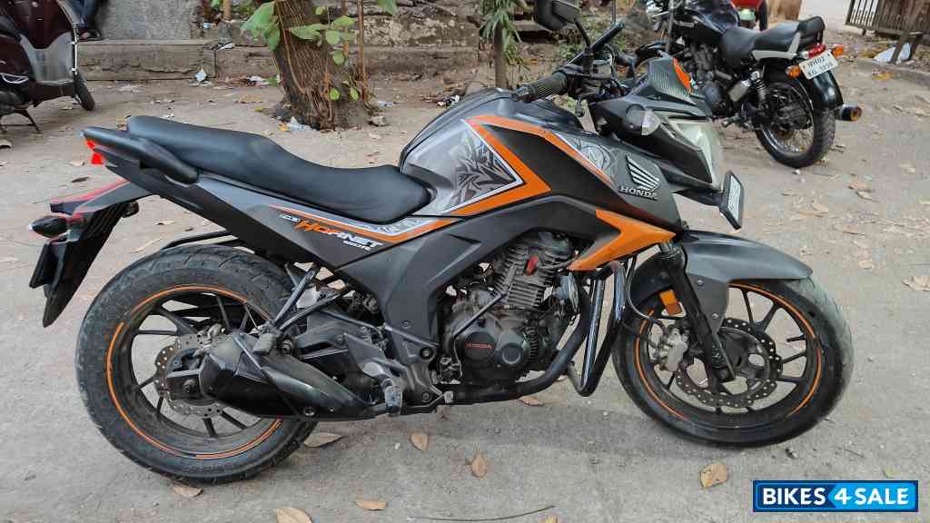 Orange Honda CB Hornet 160R ABS