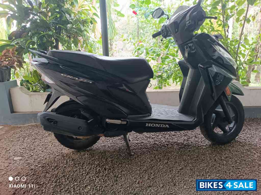 Black Honda Grazia