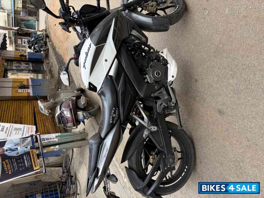 Bajaj Pulsar NS200