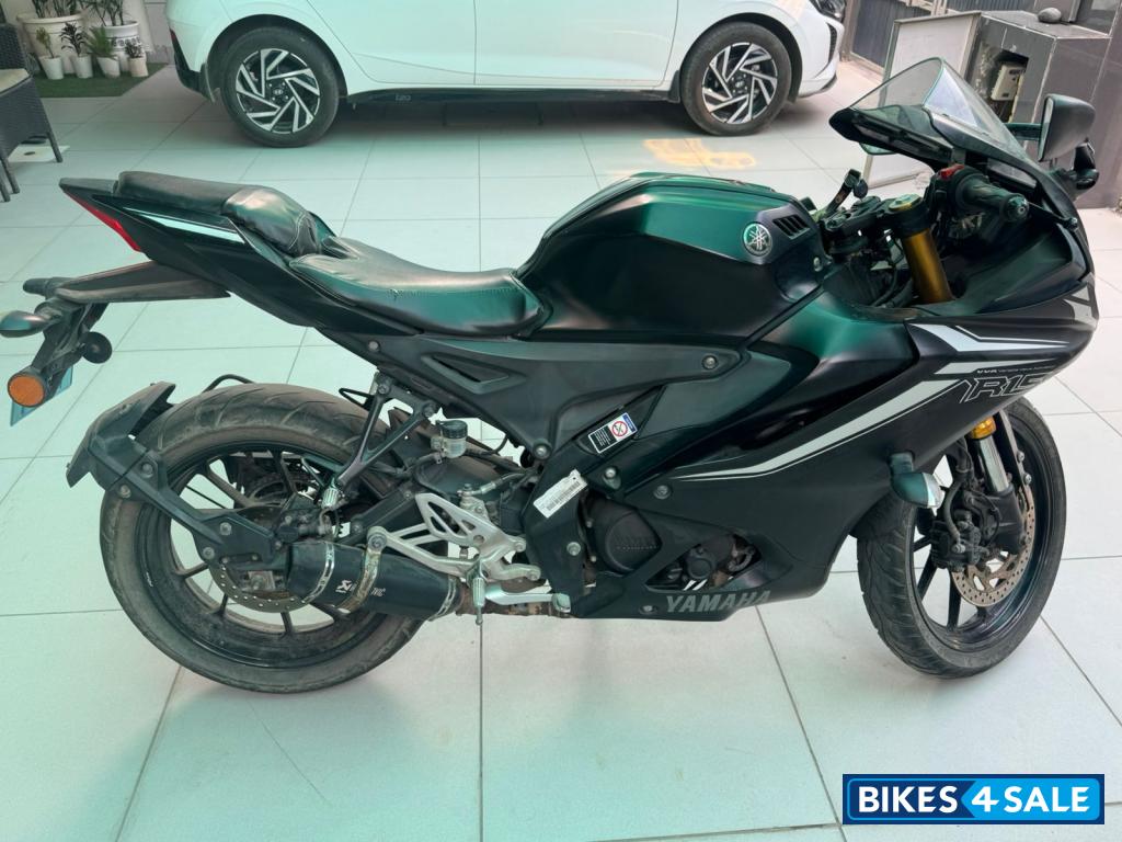Yamaha R15 V4