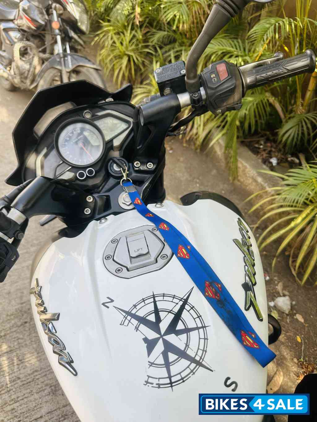 White Bajaj Pulsar NS200