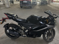 Black Yamaha R15 V4