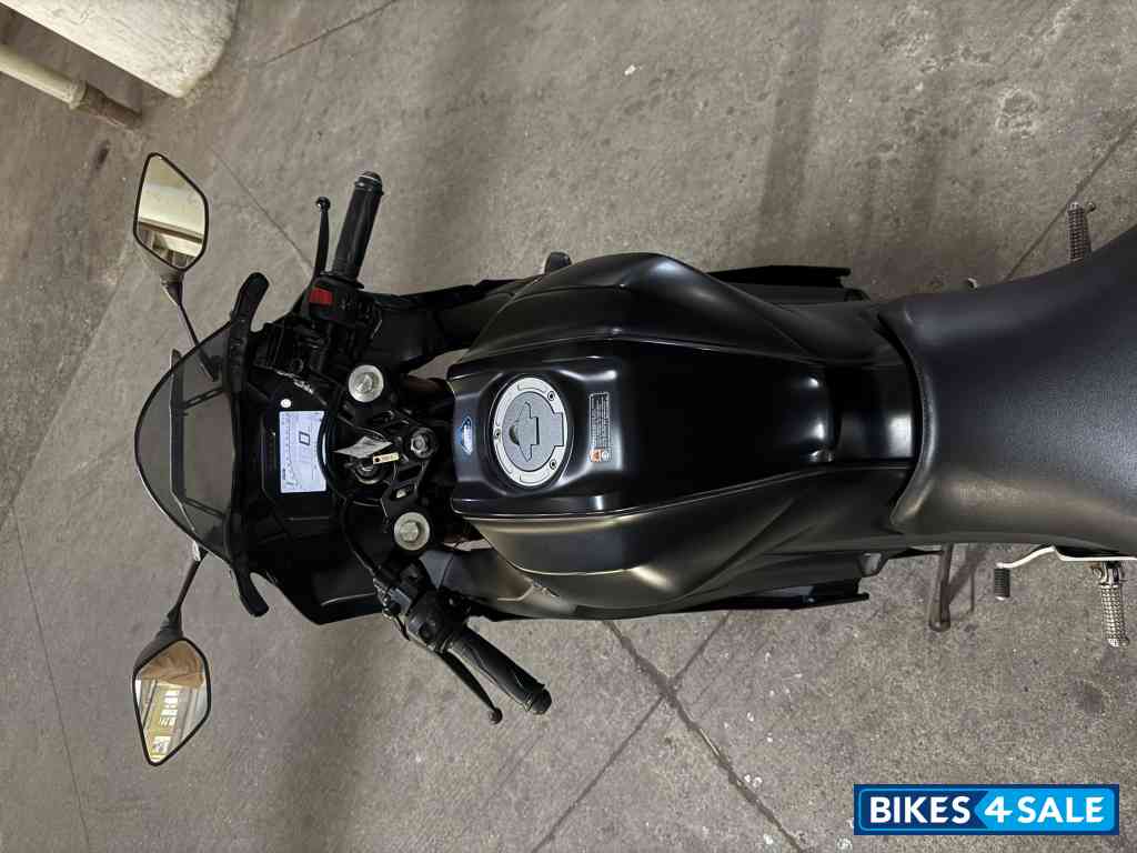 Black Yamaha R15 V4