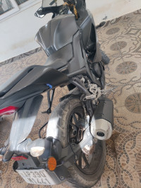 Mette Black Yamaha YZF R15 S