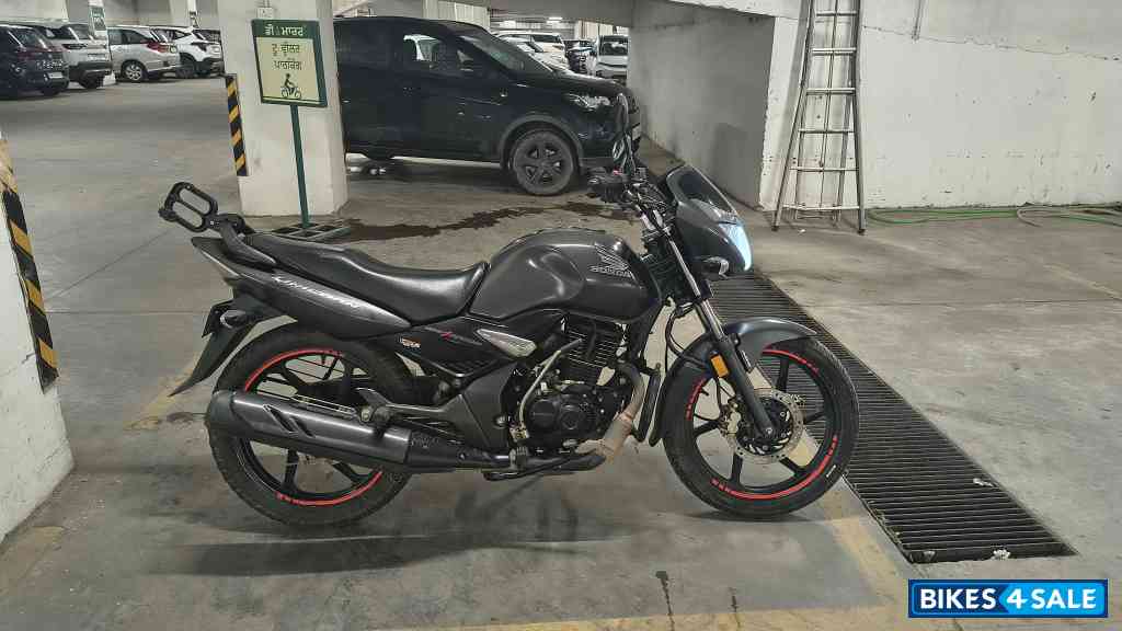 Grey Honda Unicorn 160 BS6