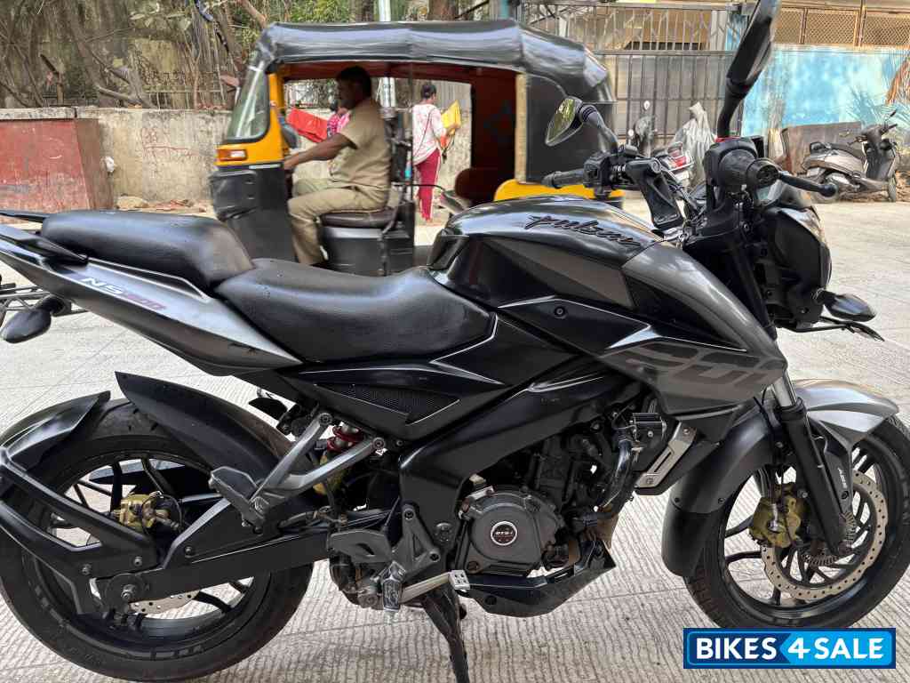 Bajaj Pulsar NS200