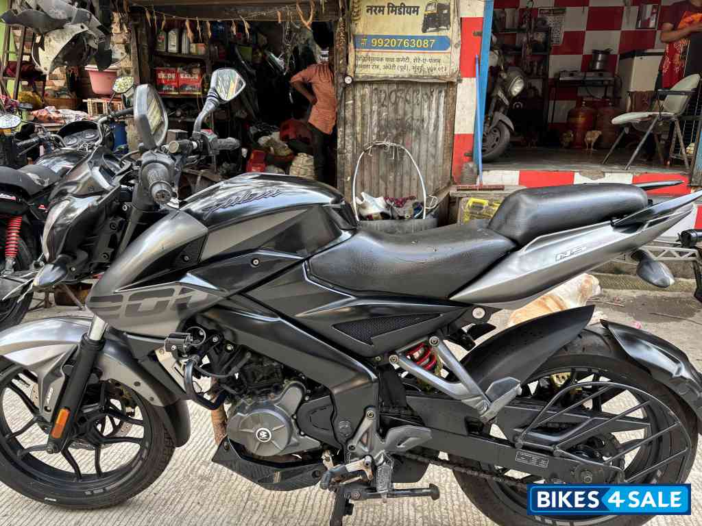 Bajaj Pulsar NS200