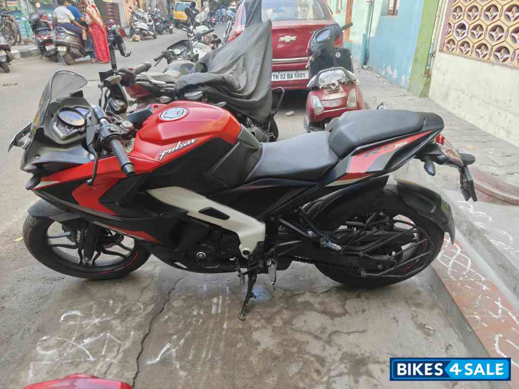 Bajaj Pulsar RS 200 BS6