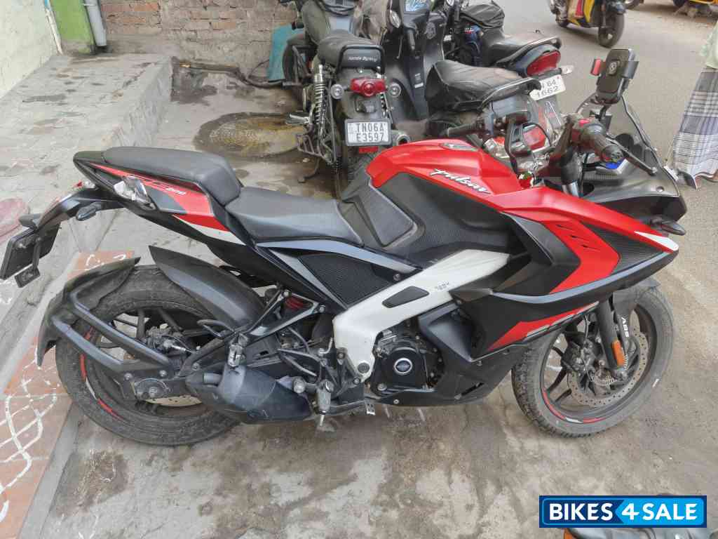 Bajaj Pulsar RS 200 BS6