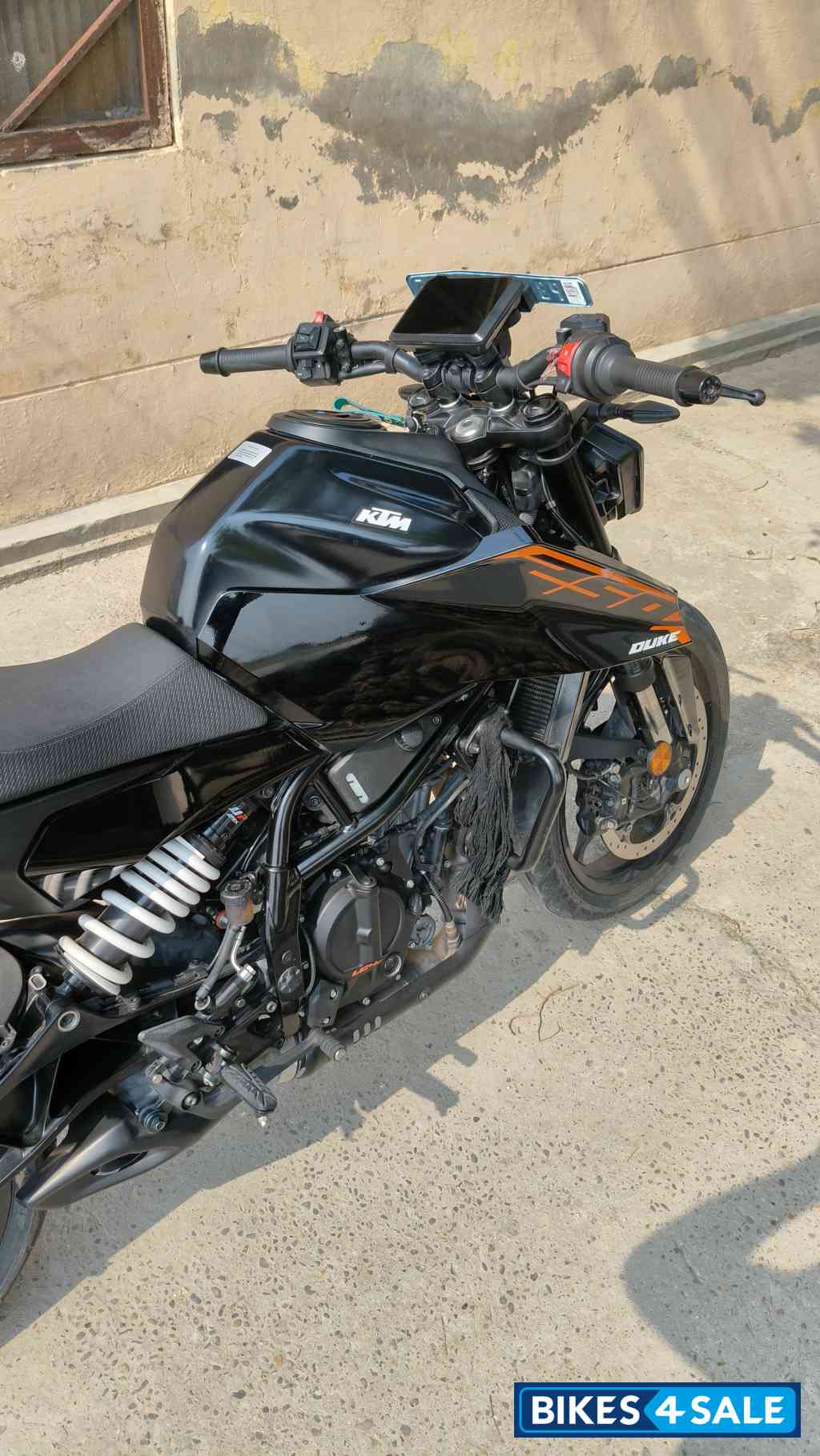 Ebony Black KTM Duke 250 2025