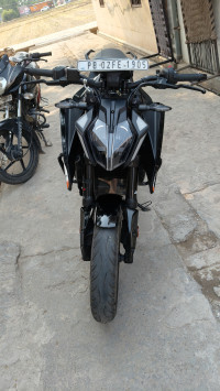 Ebony Black KTM Duke 250 2025