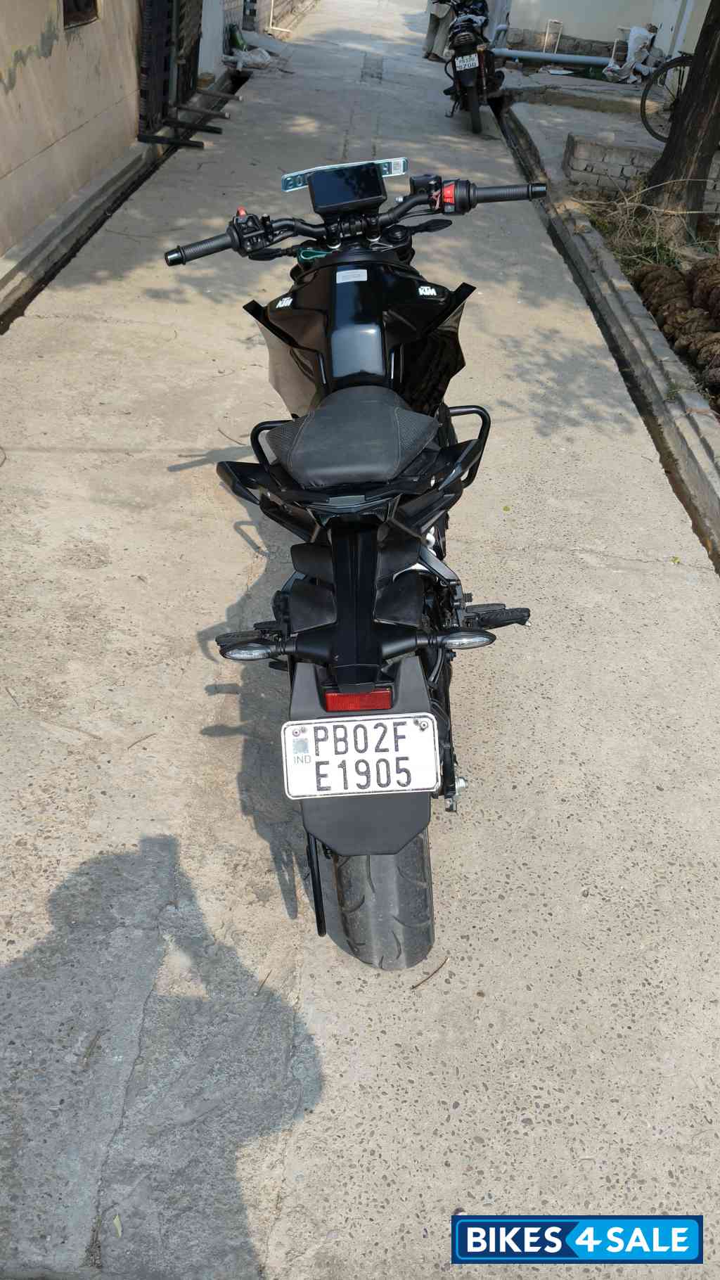 Ebony Black KTM Duke 250 2025