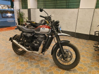 Yezdi Scrambler Dual Tone 2022 Model
