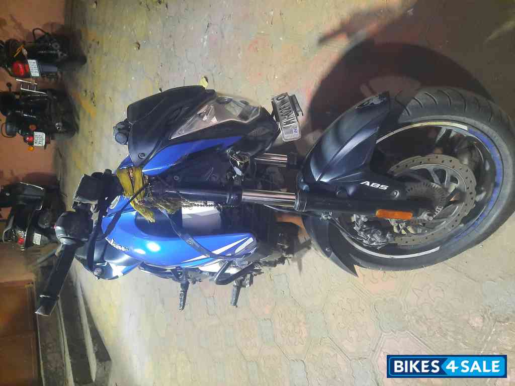 Blue Bajaj Pulsar NS 200 BS6