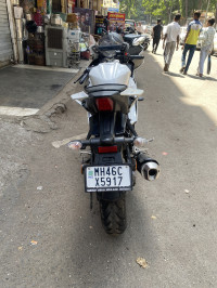 White Yamaha R15 V4 2025