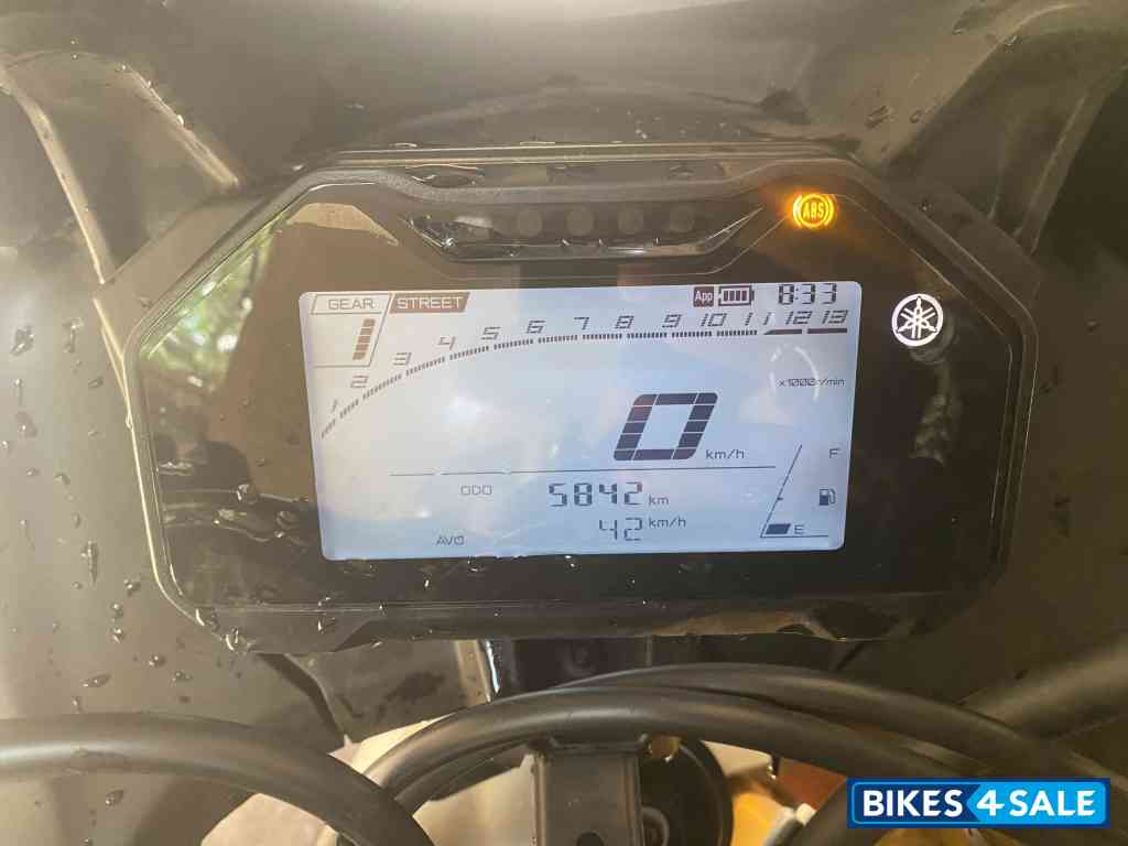 White Yamaha R15 V4 2025