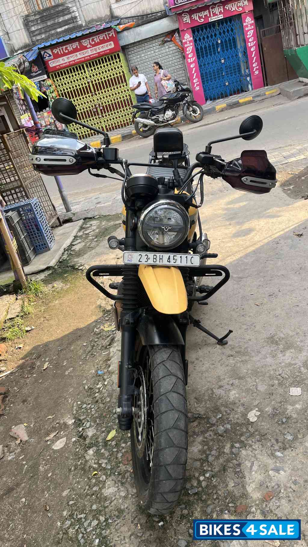 Yezdi Scrambler Single Tone