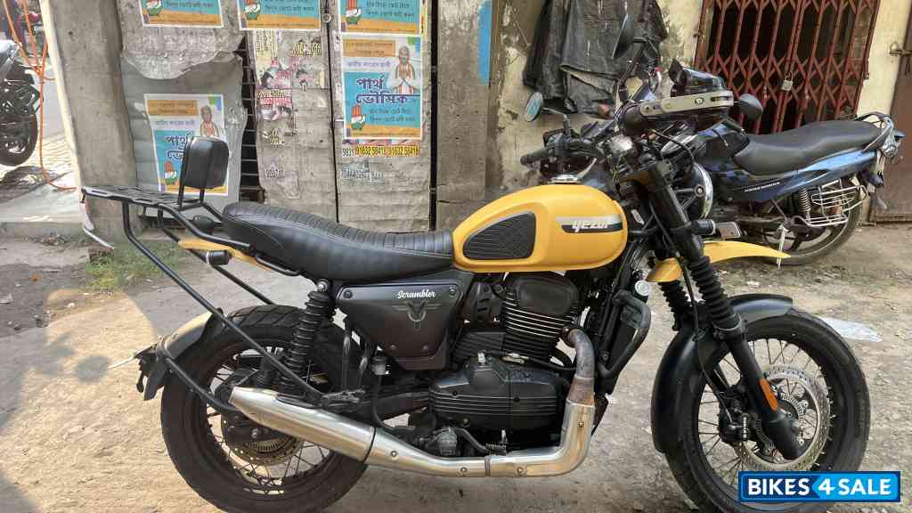 Yezdi Scrambler Single Tone