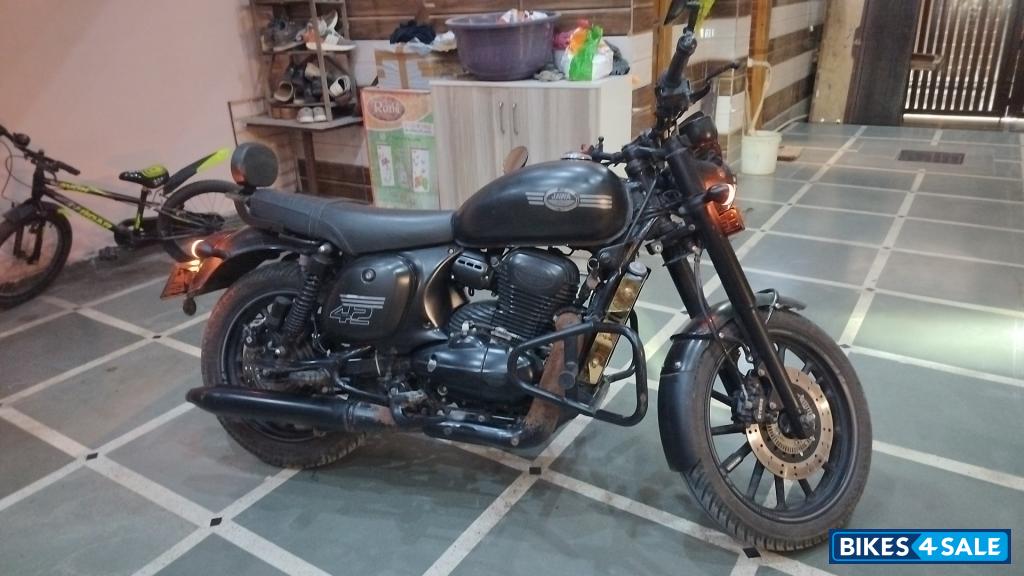 Jawa 42 Dual Channel ABS AllStar Black
