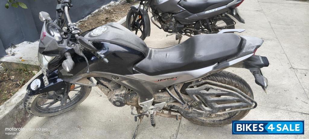 Blue Honda CB Hornet 160R