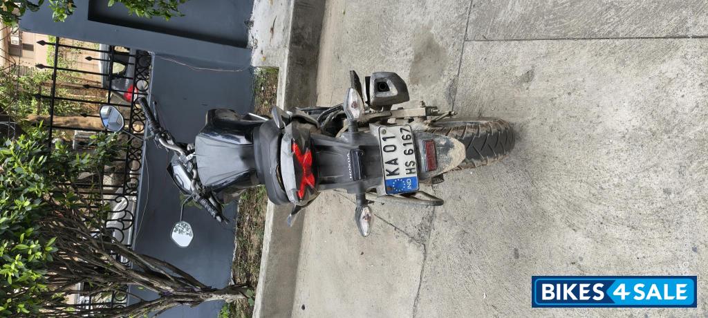 Blue Honda CB Hornet 160R