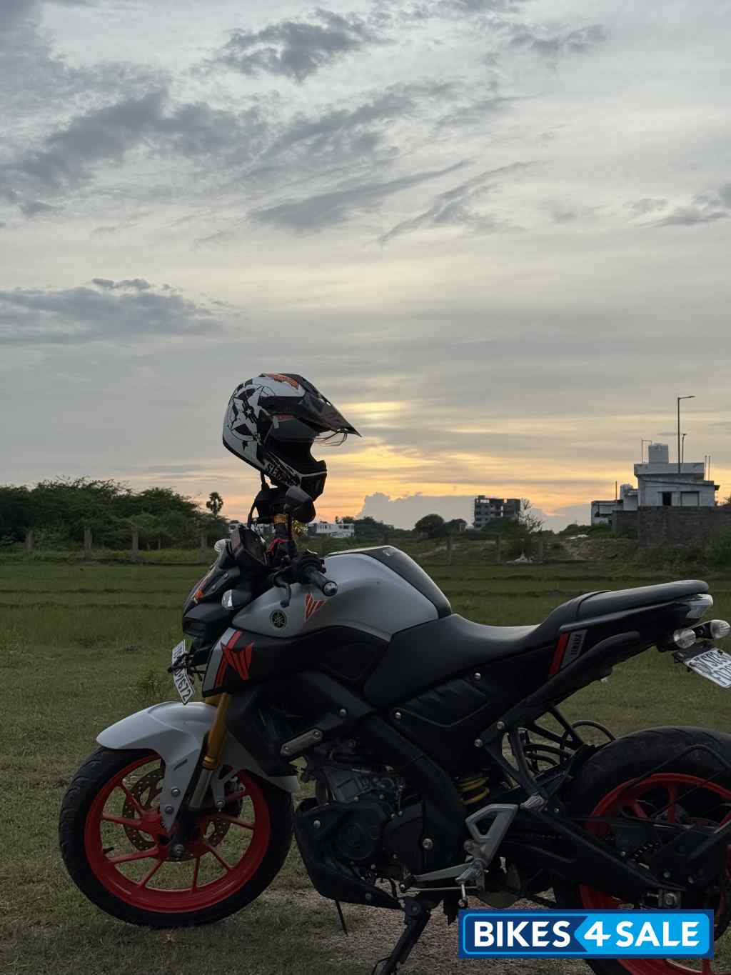 White Yamaha MT-15 BS6