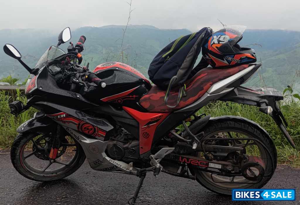 Red & Black Suzuki Gixxer SF Fi