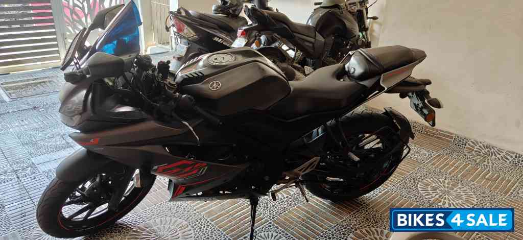 Thunder Grey Yamaha YZF R15 V3