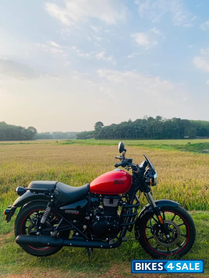 Red Royal Enfield Meteor 350 Fireball