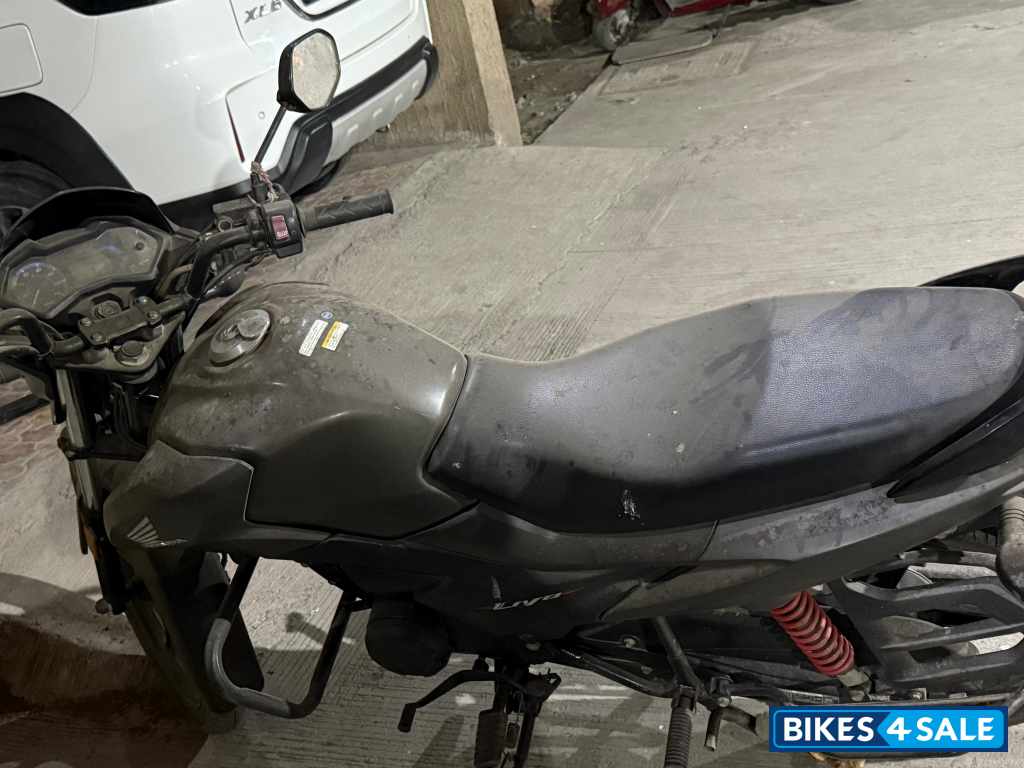 Grey Honda Livo Disc