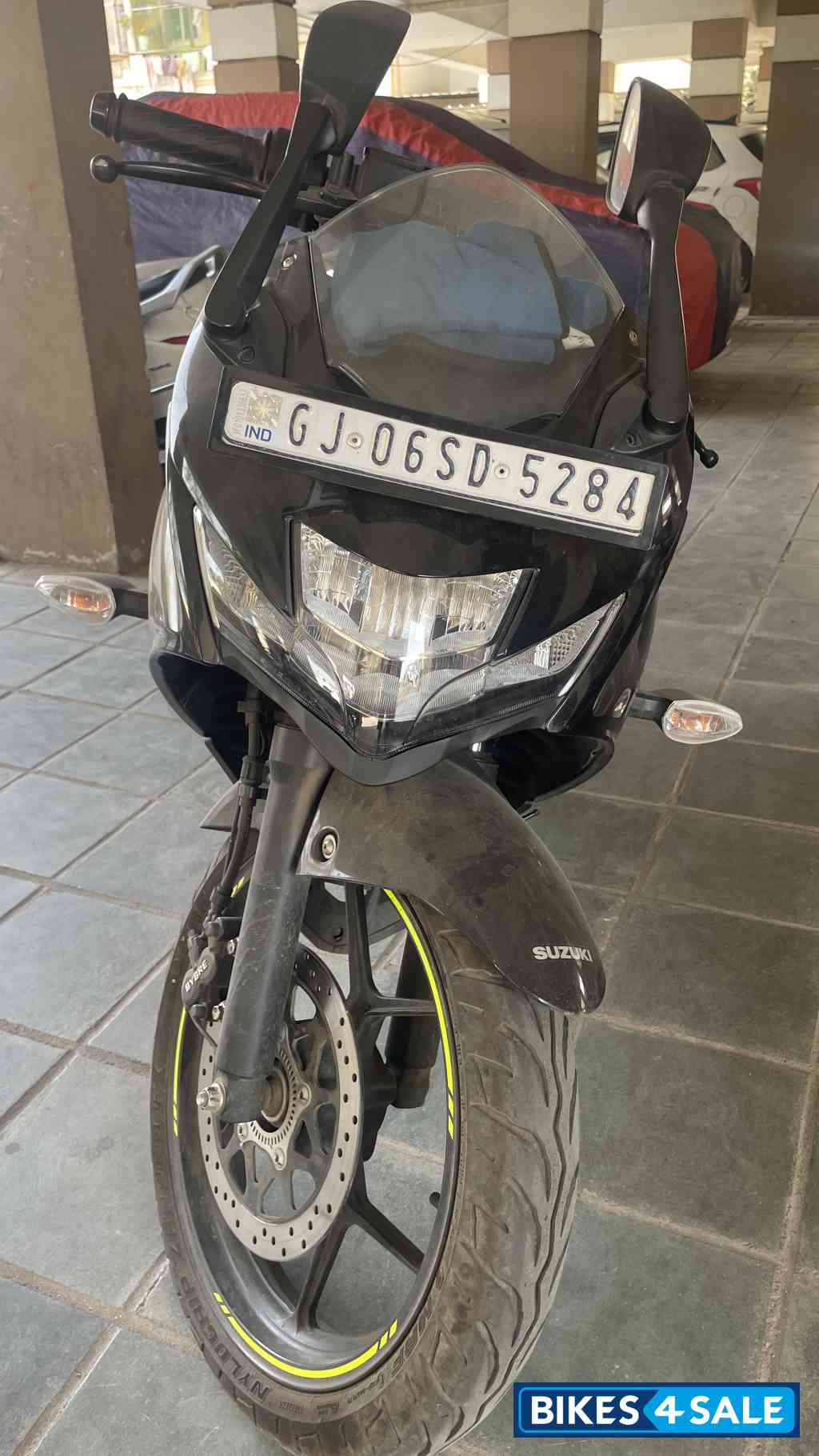 Black Suzuki Gixxer SF BS6