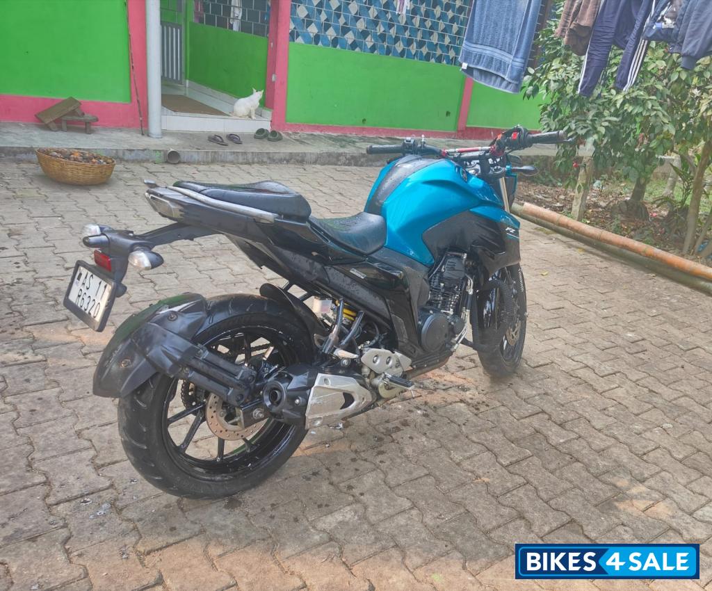 Cyan Metallic 6 Yamaha FZ25 Cyan Metallic 6 Yamaha FZ25