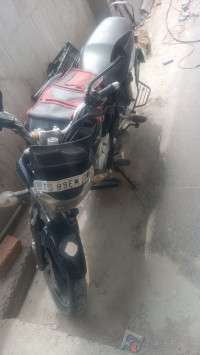 Bajaj V15