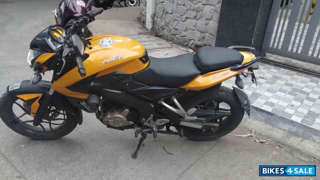 Yellow Bajaj Pulsar 200 NS