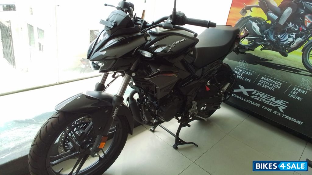 Black Hero Xtreme 125R Black Hero Xtreme 125R