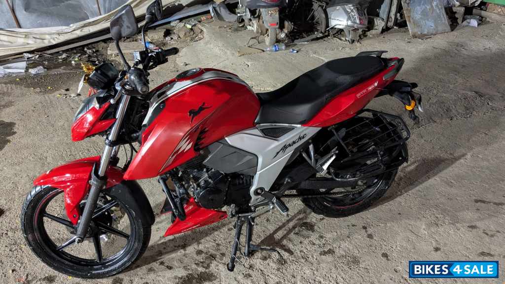 TVS Apache RTR 160 4V BS6