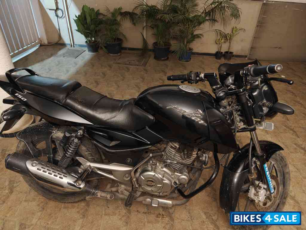 Black Bajaj Pulsar 150 DTSi