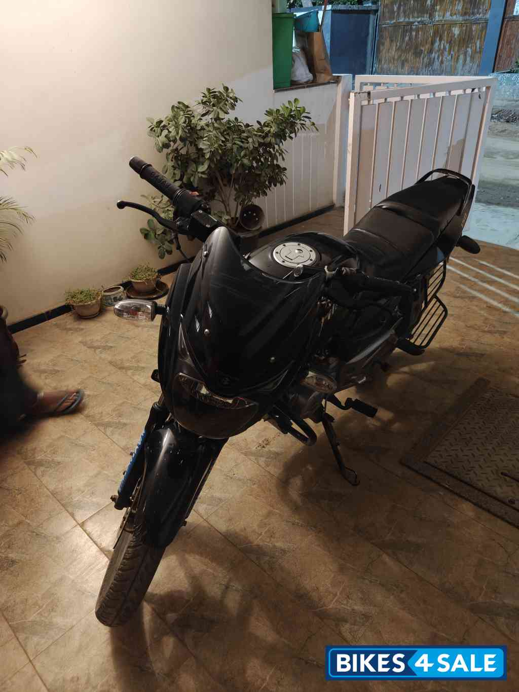 Black Bajaj Pulsar 150 DTSi Black Bajaj Pulsar 150 DTSi