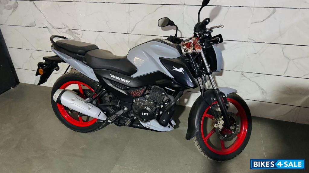 TVS Raider iGO TVS Raider iGO