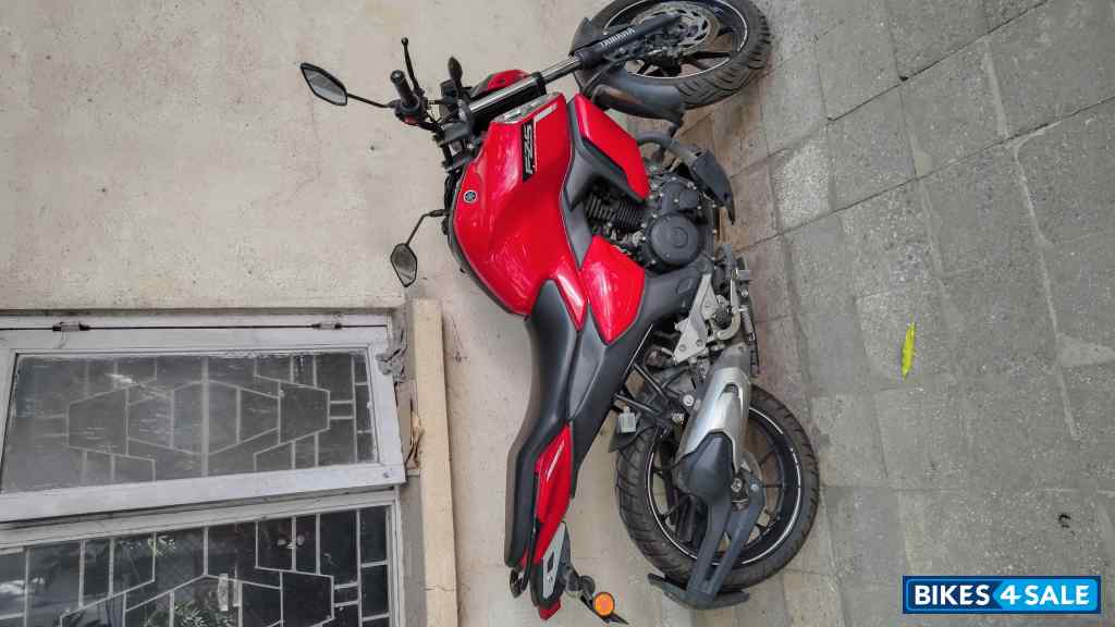 Red Yamaha FZ-S FI V3